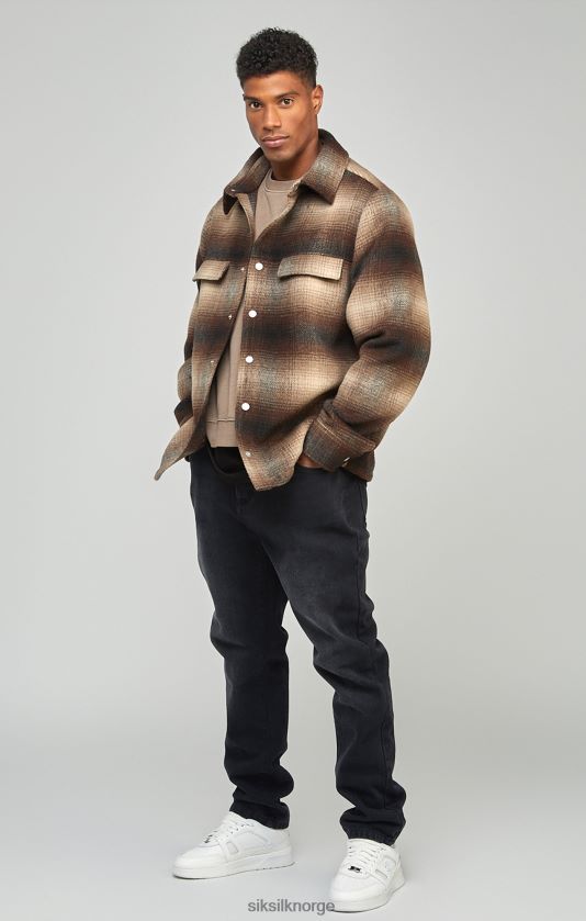 SikSilk menn rutete overskjorte med brun trykt logo V8JH48467 klær