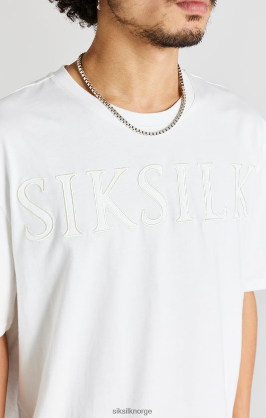 SikSilk menn ecru oversized logo t-skjorte V8JH48404 klær